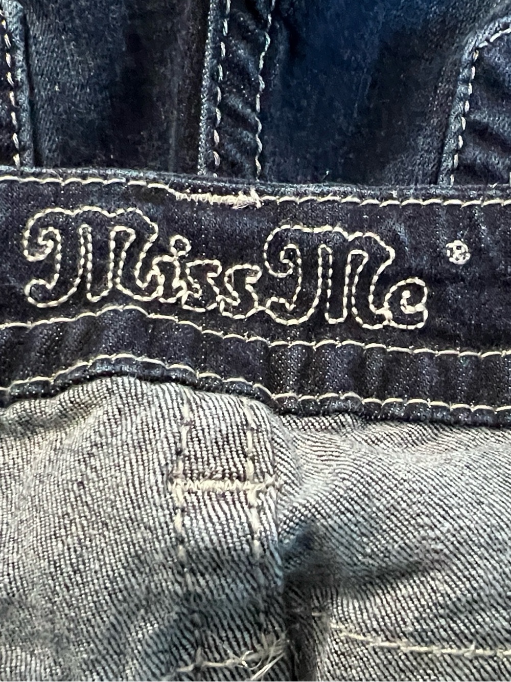 Miss Me Mid Rise Boot Jeans Size 27 - Picture 10 of 11